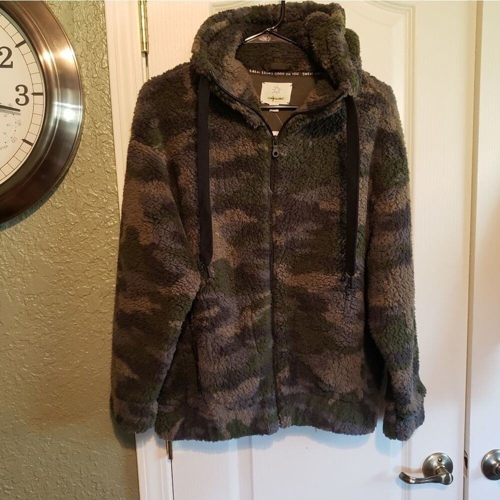 New offline by Aerie faux fur, camouflage lined, Teddy jacket size XXS